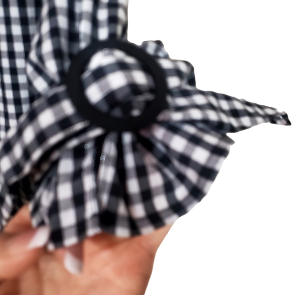 KENAR BK & WH CHECK SIZE 8  S/S BLOUSE WITH BUCKLES - Picture 6 of 6